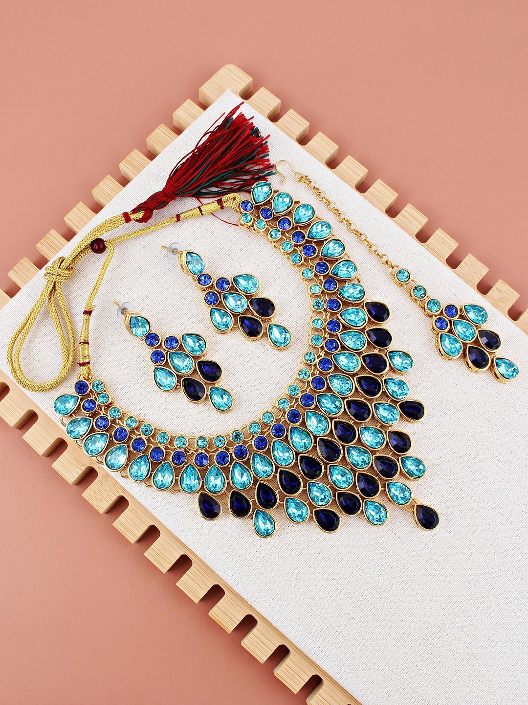 

LUCKY JEWELLERY Gold-Plated Stones Studded Jewellery Set