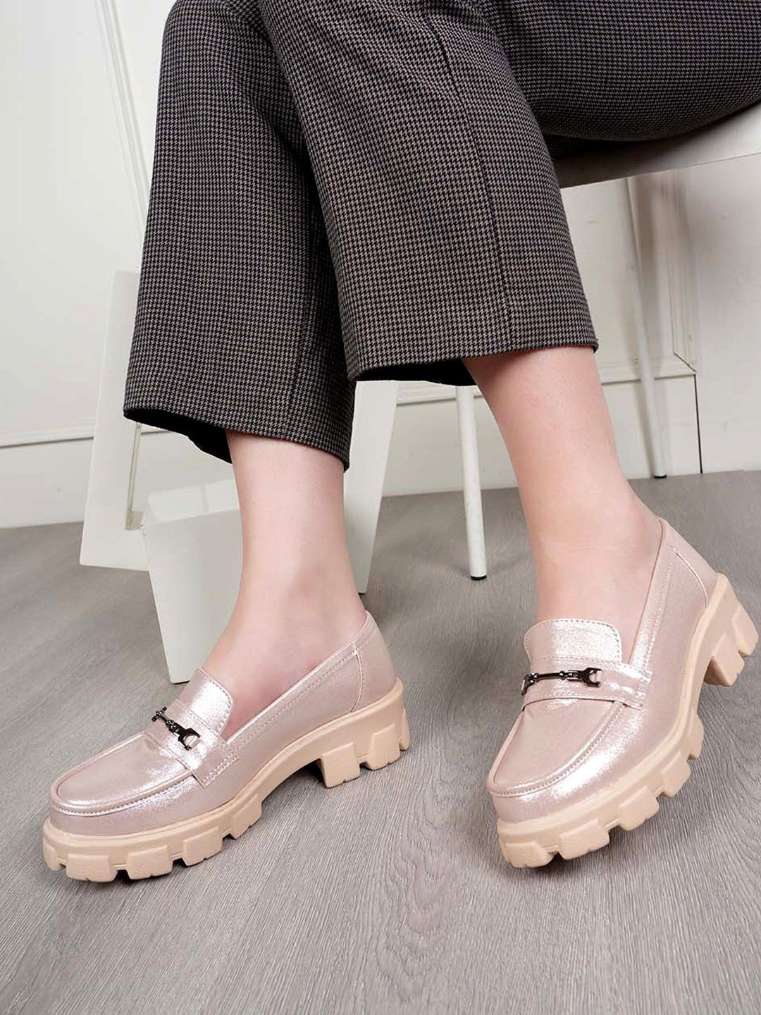 

DressBerry Women Colourblocked Fashion Loafers, Peach