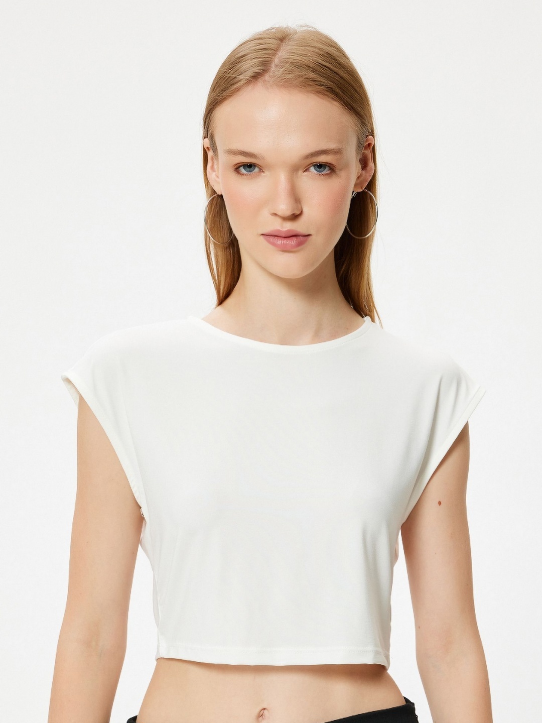 

Koton Women Solid Round Neck Slim Fit T-Shirt, Off white