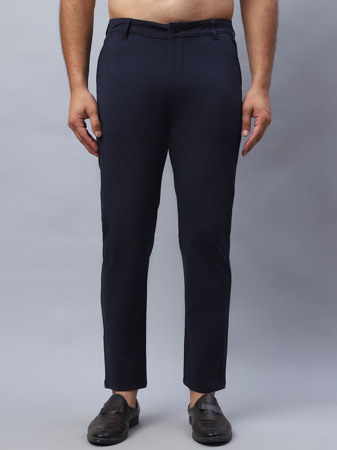 

Indian Needle Men Relaxed Tapered Fit Easy Wash Trousers, Navy blue
