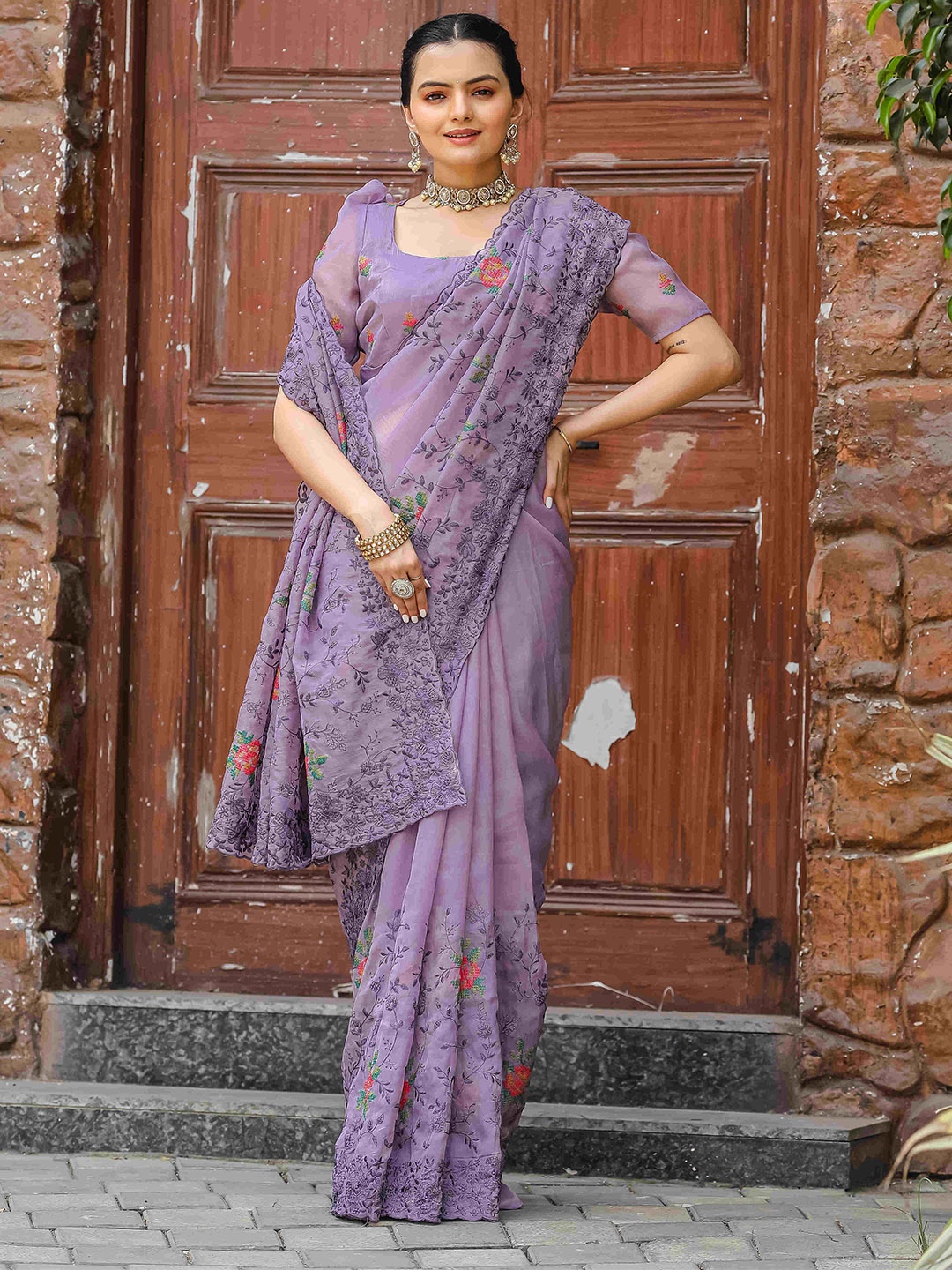 

DEVATITHI Floral Embroidered Poly Chiffon Saree, Lavender