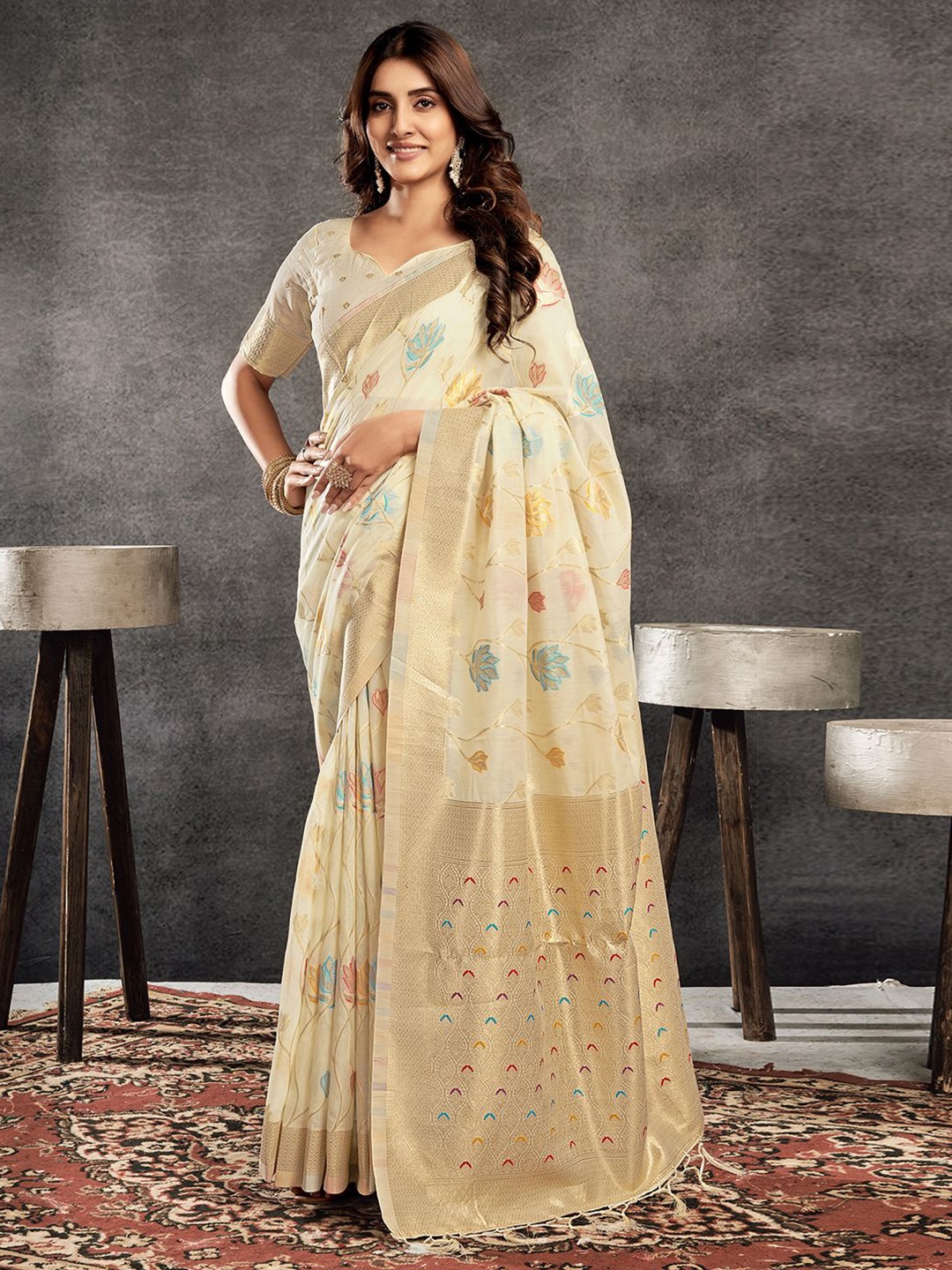 

Satrani Woven Design Zari Ethnic Motifs Jamdani Saree, Cream