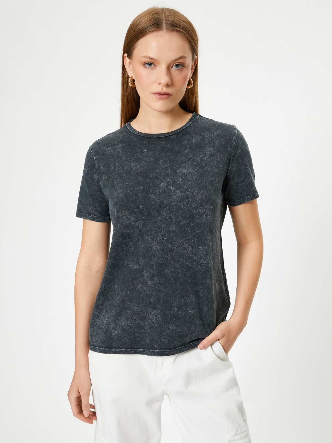 

Koton Women Solid Round Neck Cotton T-Shirt, Grey