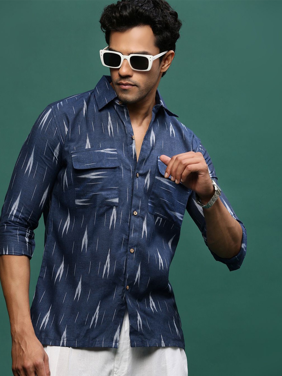 

Sangria Men Modern Cuban Collar Abstract Printed Cotton Casual Shirt, Blue