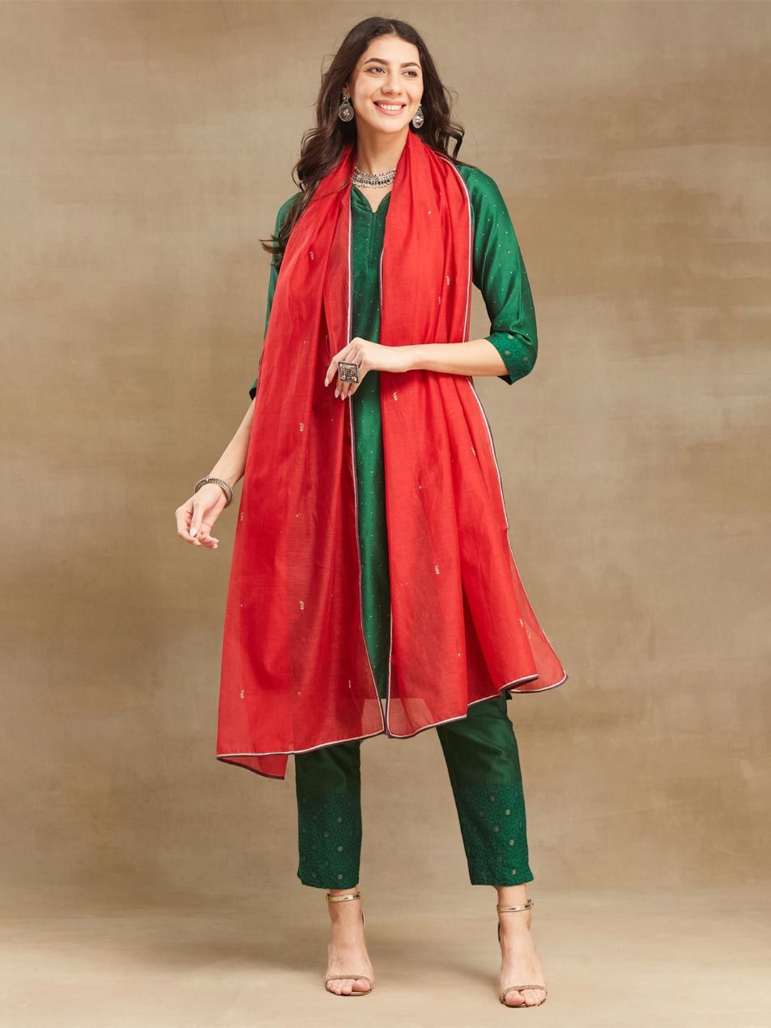 

Fabindia Paisley Embroidered Cotton Silk Dupatta with Sequinned, Red