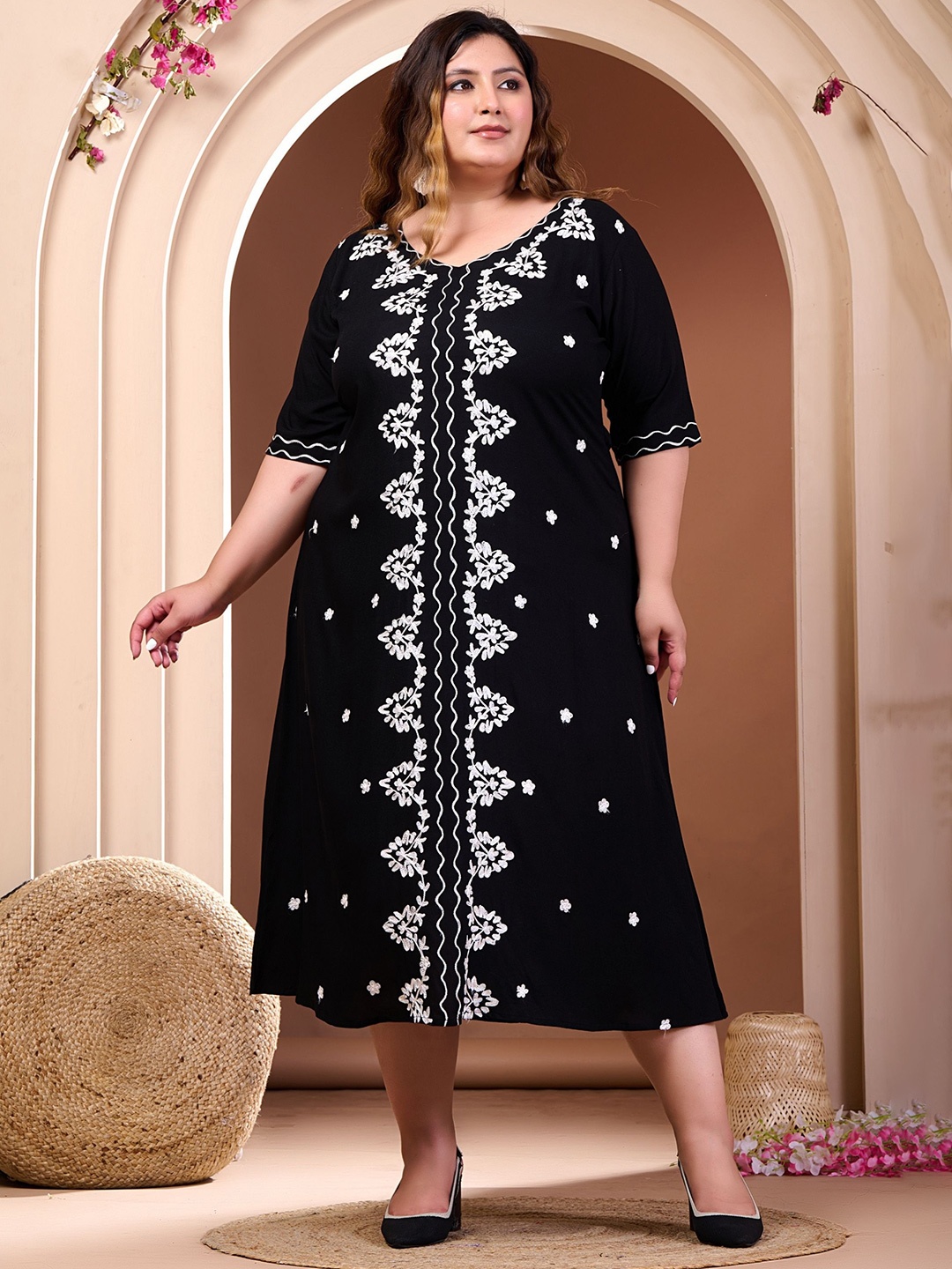 

PrettyPlus by Desinoor.com Plus Size Floral Print A-Line Midi Dress, Black