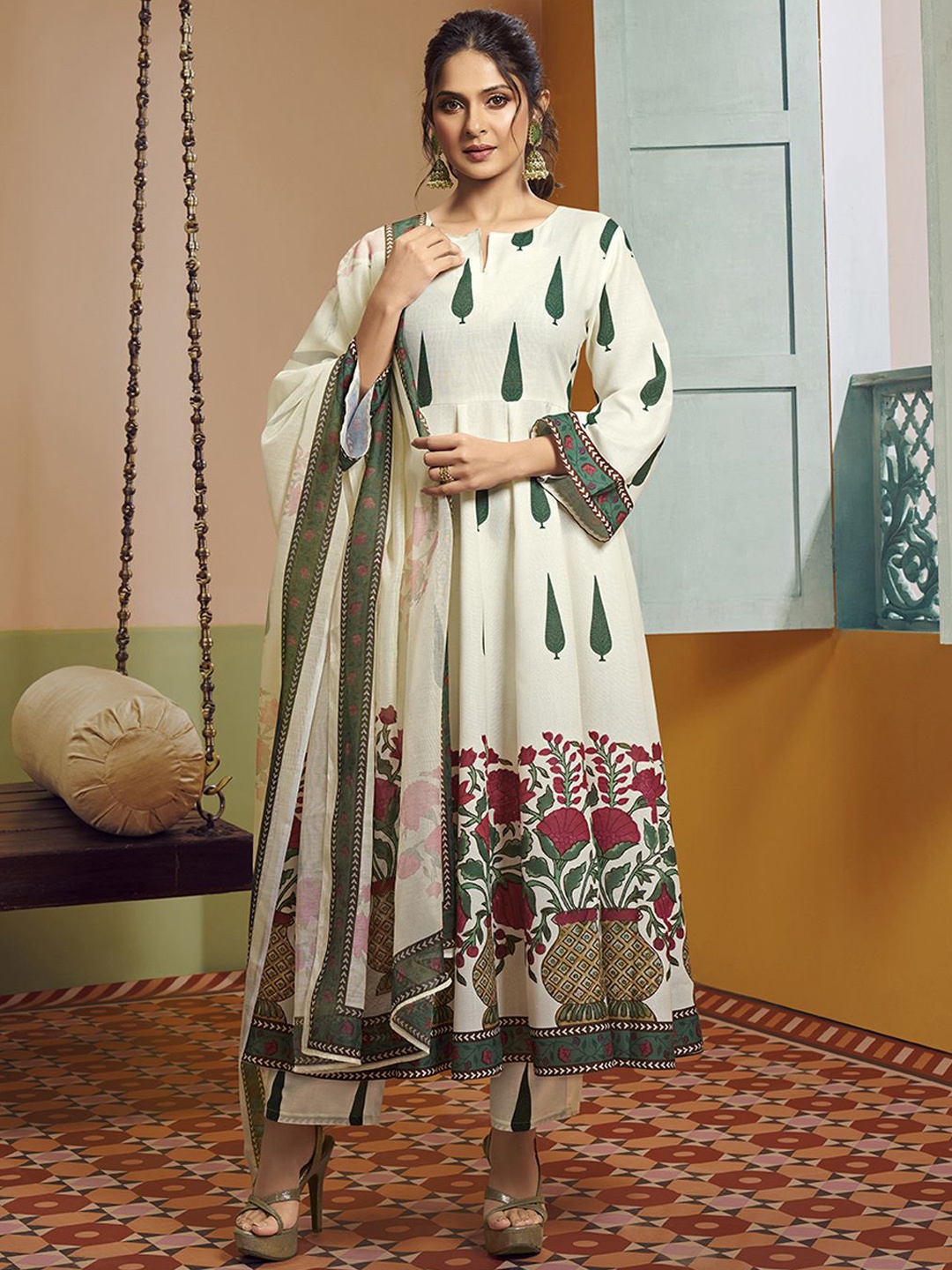 

Bhama Couture Jennifer Winget Floral Pure Cotton Anarkali Kurta With Palazzos & Dupatta, Off white