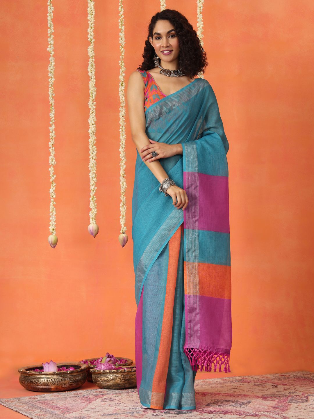 

Tikhi Imli Colourblocked Zari Cotton Blend Saree, Blue