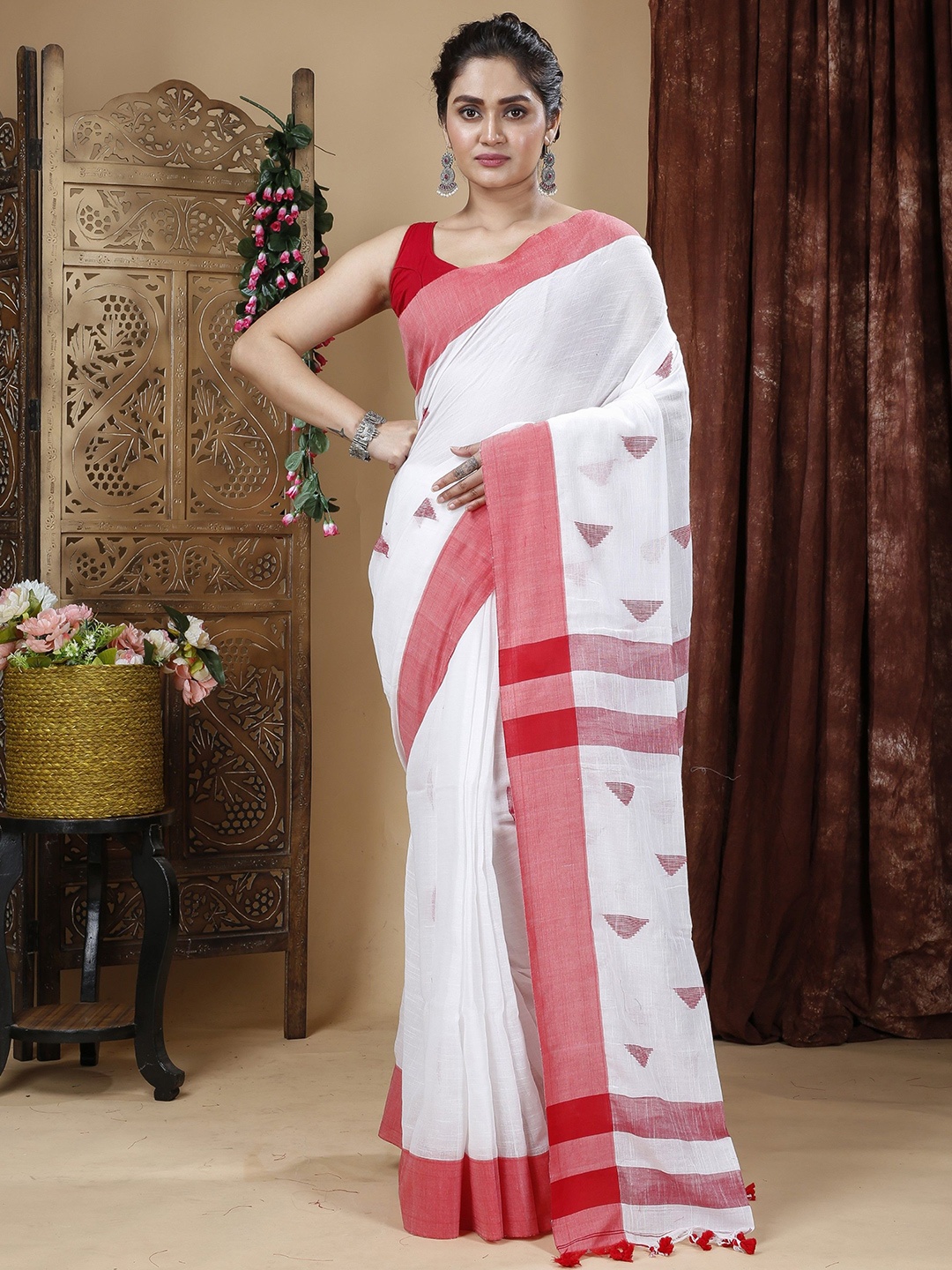 

SLAGHA Woven Design Pure Cotton Khadi Saree, White