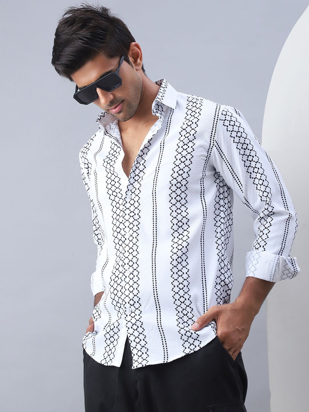 

Indian Needle Men Classic Vertical Striped Casual Shirt, White