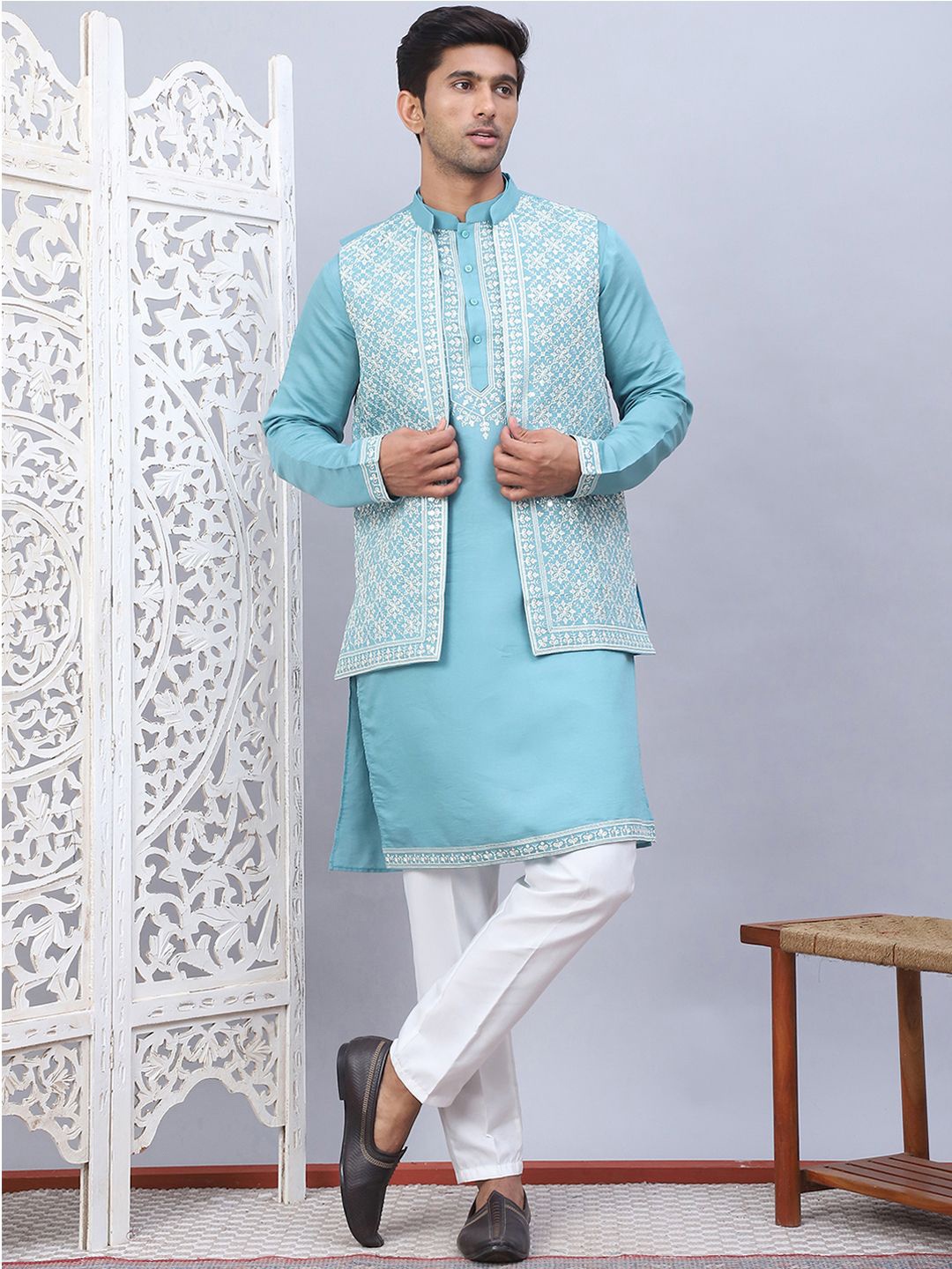 

Jompers Floral Embroidered Mandarin Collar Straight Kurta with Pyjama & Waistcoat, Blue