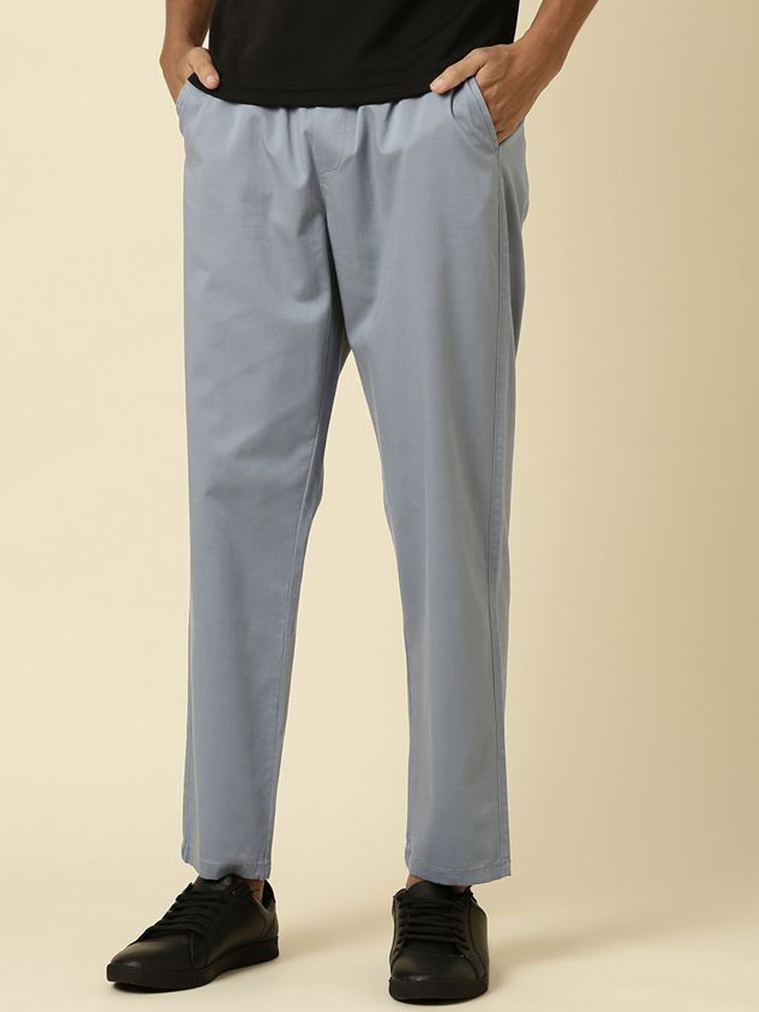 

Mast & Harbour Men Relaxed Mid-Rise Cotton Pleated Trousers, Blue