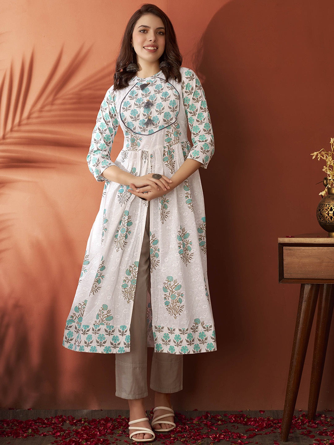 

Anouk Women Floral Printed Regular Kurta with Trousers & With Dupatta, White