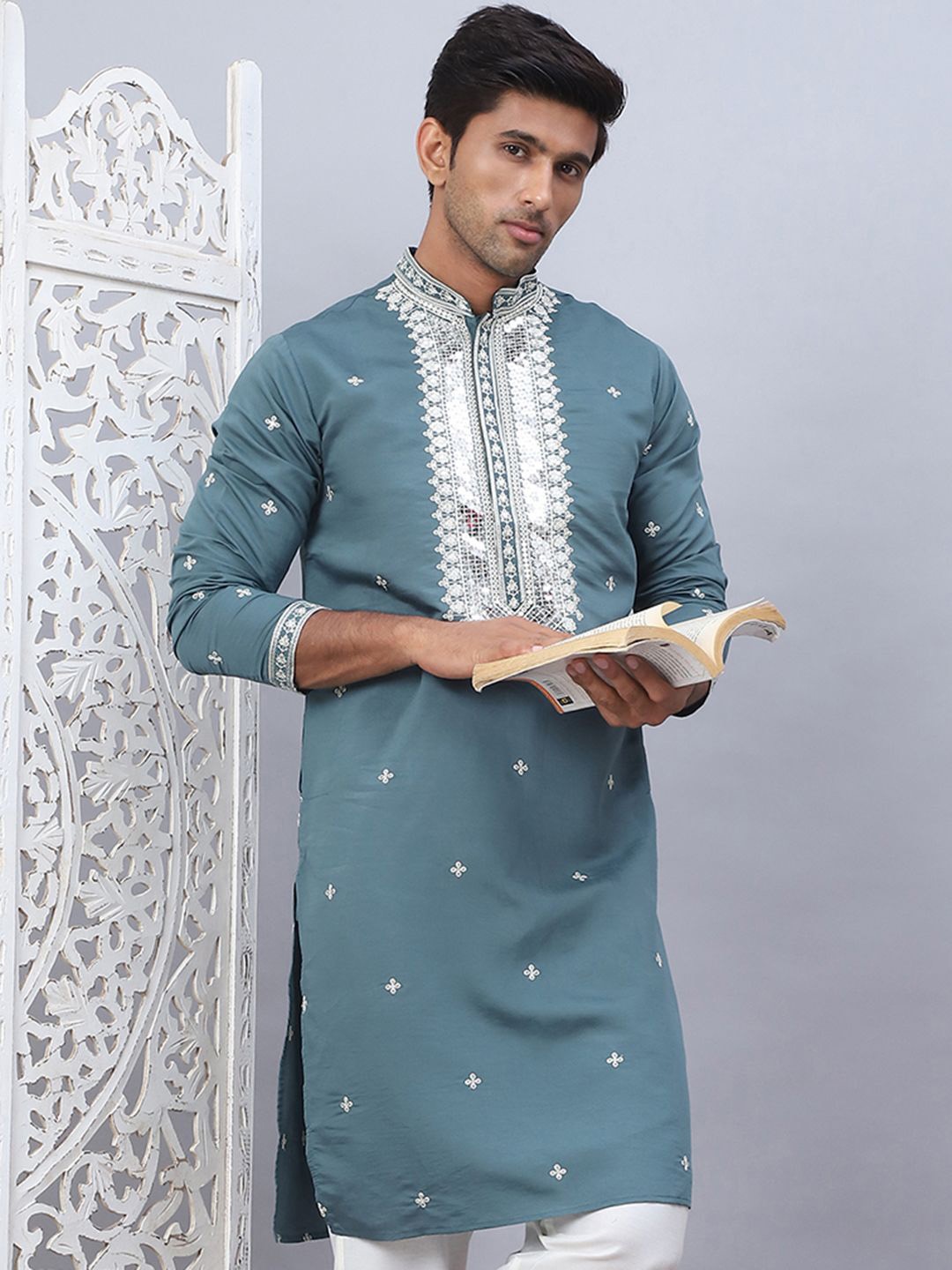 

Jompers Floral Sequins Embroidered Mandarin Collar Straight Kurta, Olive