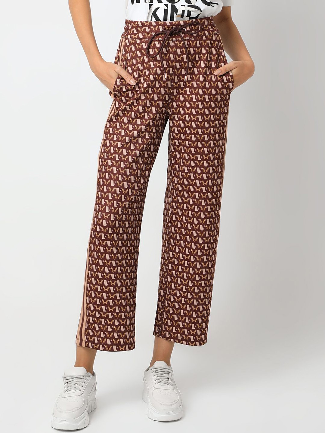 

Vero Moda Women Printed Straight Fit Parallel Trousers, Brown