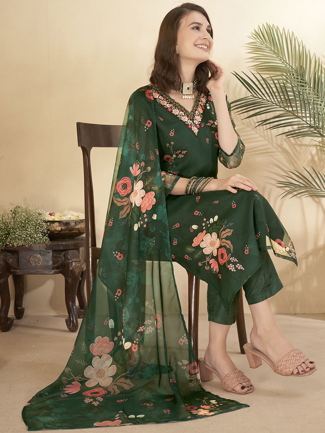 

Anouk Green Floral Printed Sequinned Organza Straight Kurta With Trouser & Dupatta