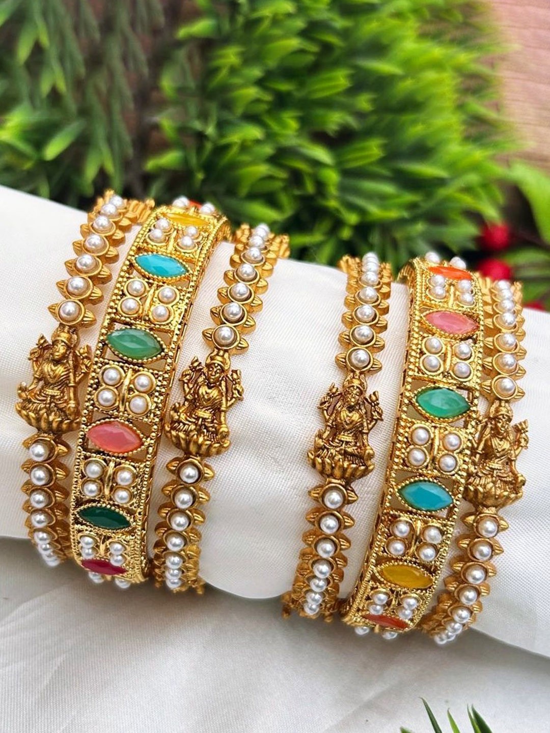 

GRIIHAM Set Of 6 Gold-Plated American Diamond-Studded & Beaded Bangles