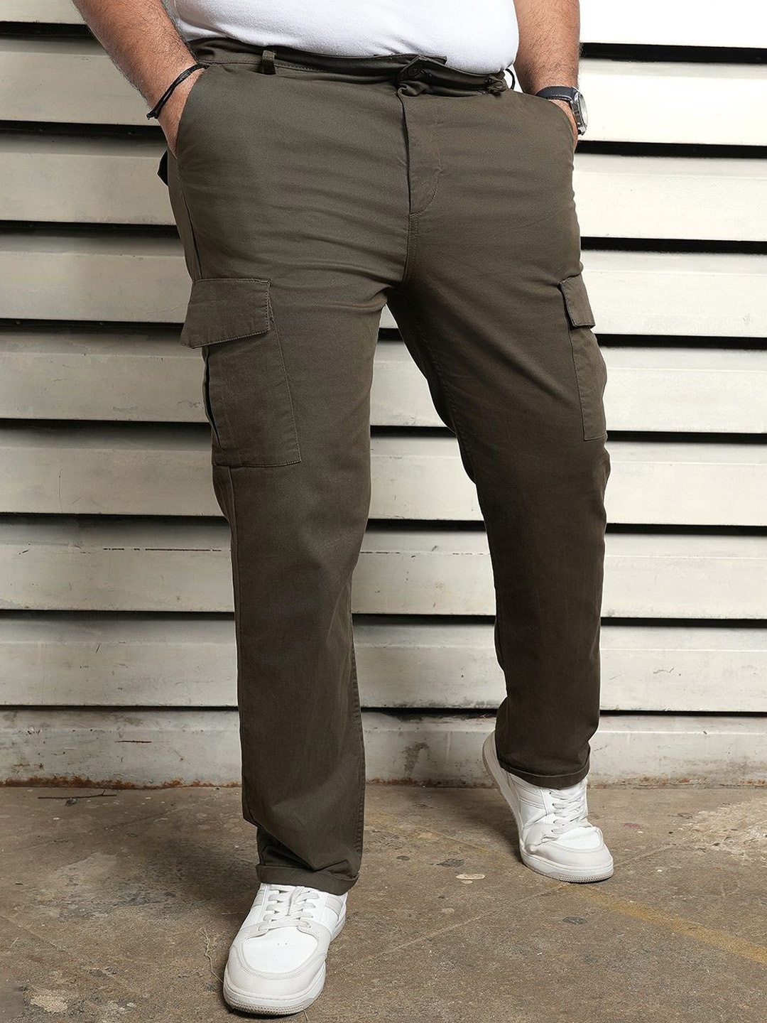 

Freeform by High Star Men Straight Fit Cargos Trousers, Olive