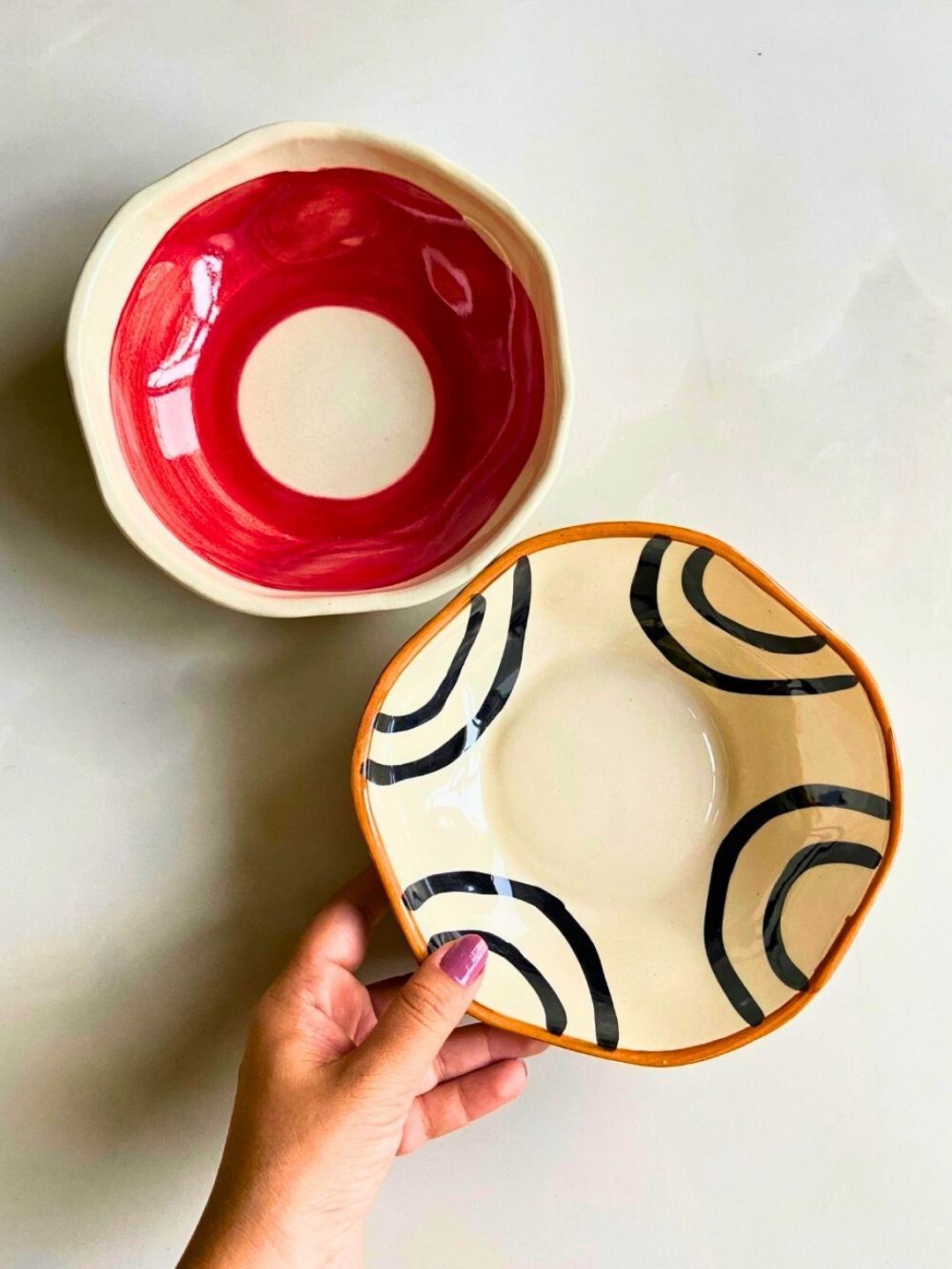 

WEAVING HOMES Black & Red 2 Pieces Printed Ceramic Bowls