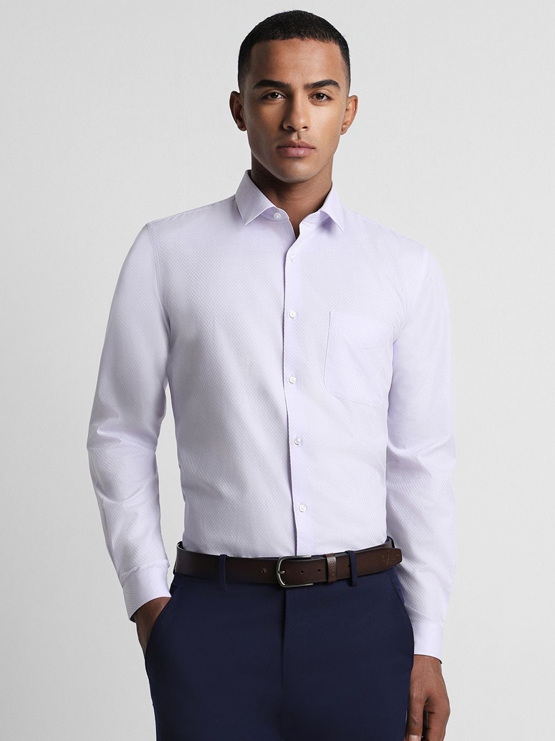 

Peter England Men Spread Collar Solid Cotton Slim Fit Formal Shirt, Lavender
