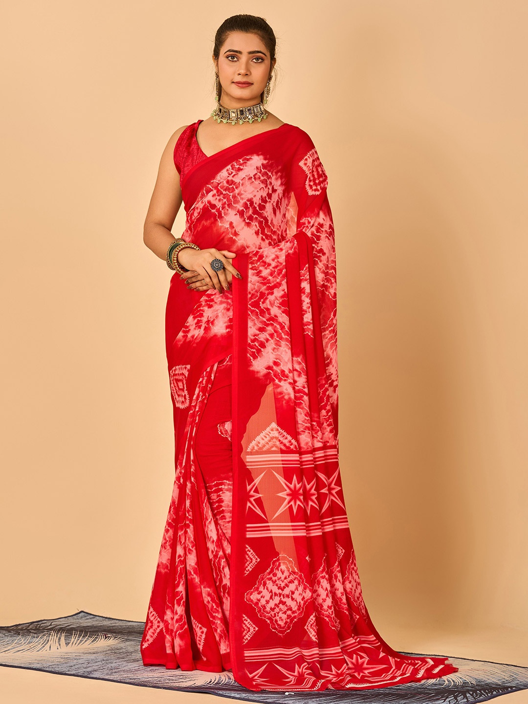 

VIRICA Printed Abstract Saree, Red