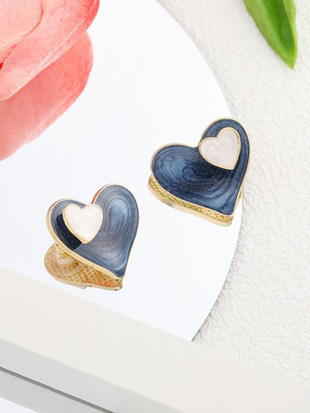 

FIMBUL Stainless Steel Heart Shaped Studs, Gold