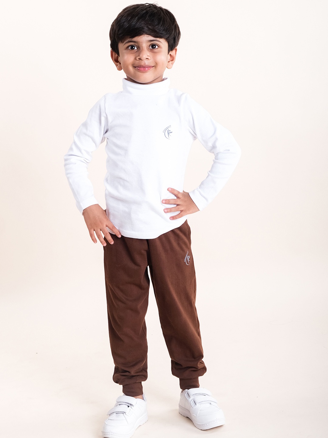 

KiddoPanti Boys Pure Cotton T-Shirt & Joggers Tracksuits, White