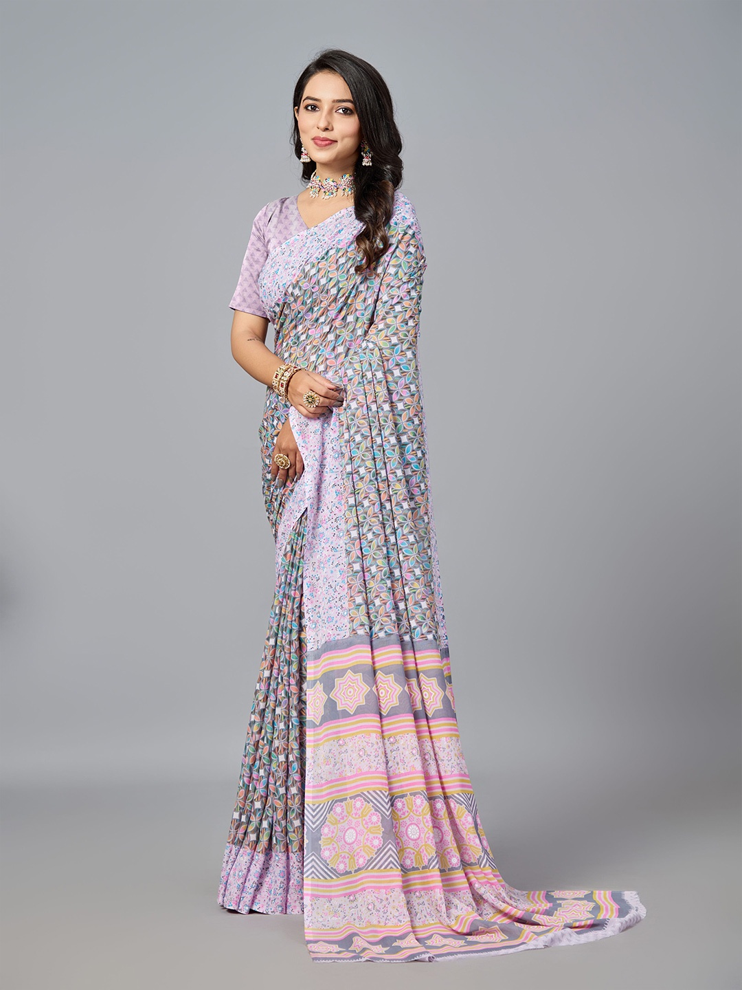 

VIRICA Floral Casual Printed Georgette Party Wear Saree, Lavender