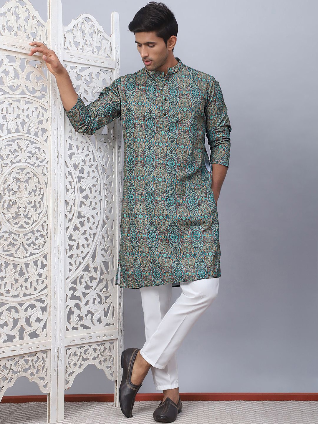 

Anouk Green Paisley Printed Mandarin Collar Straight Kurta with Pyjamas