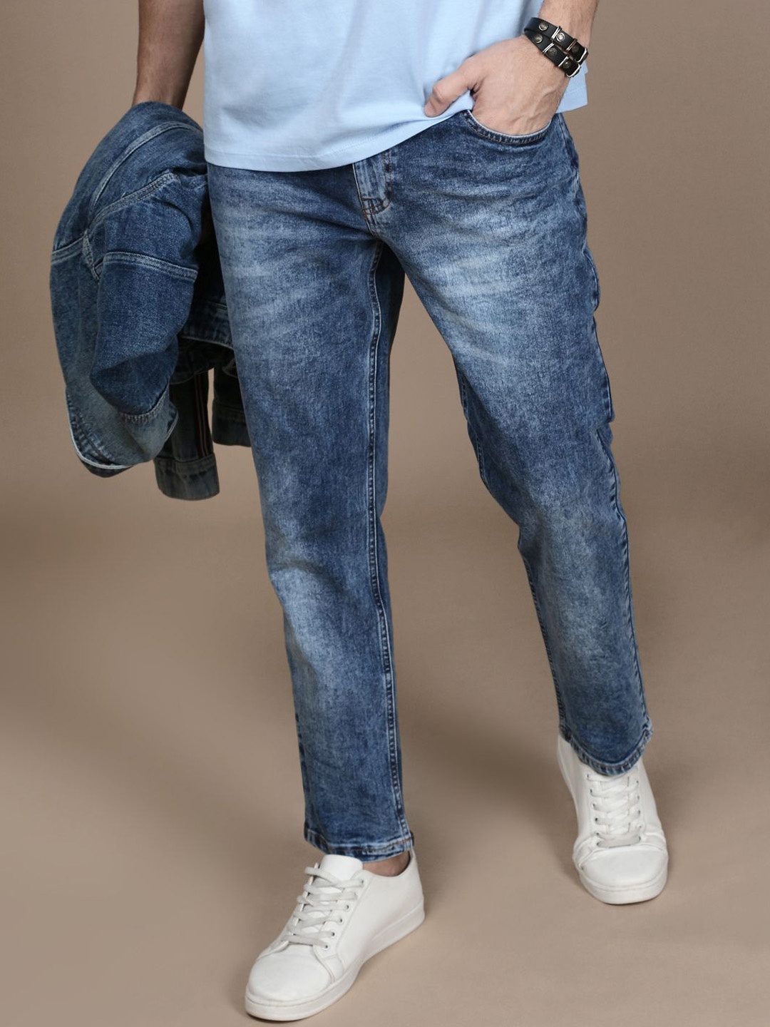 

The Roadster Lifestyle Co Men Light Faded Jeans, Navy blue