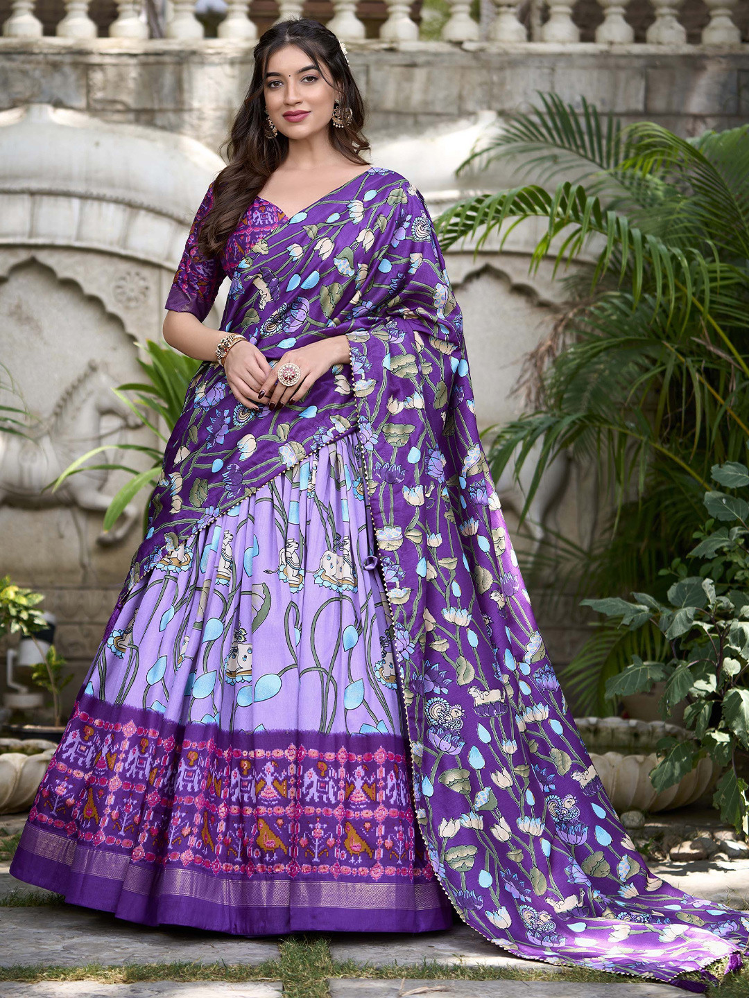 

LOOKNBOOK ART Printed Ready to Wear Lehenga & Unstitched Blouse With Dupatta, Lavender
