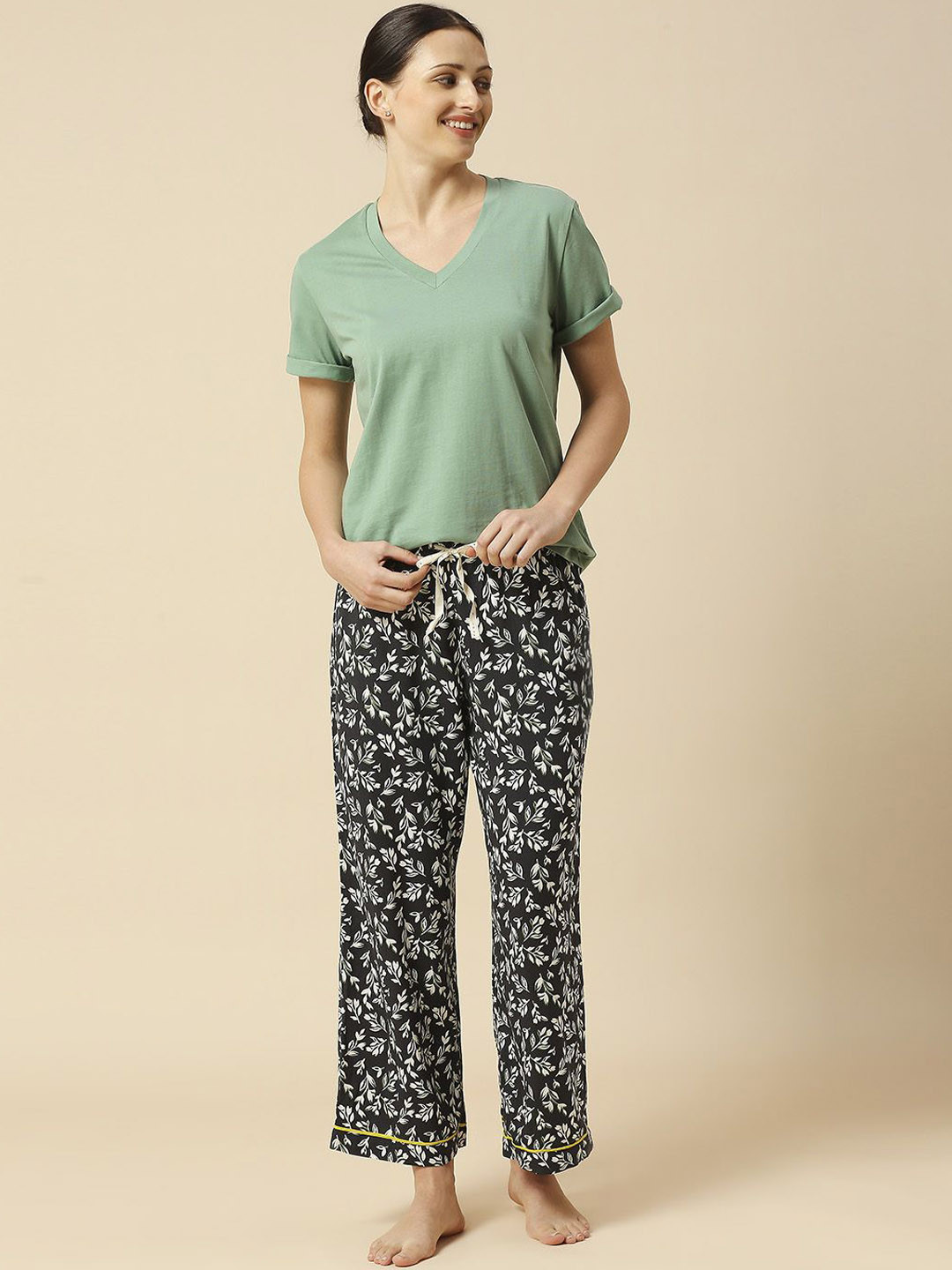 

Chemistry Women Printed Night suit, Green