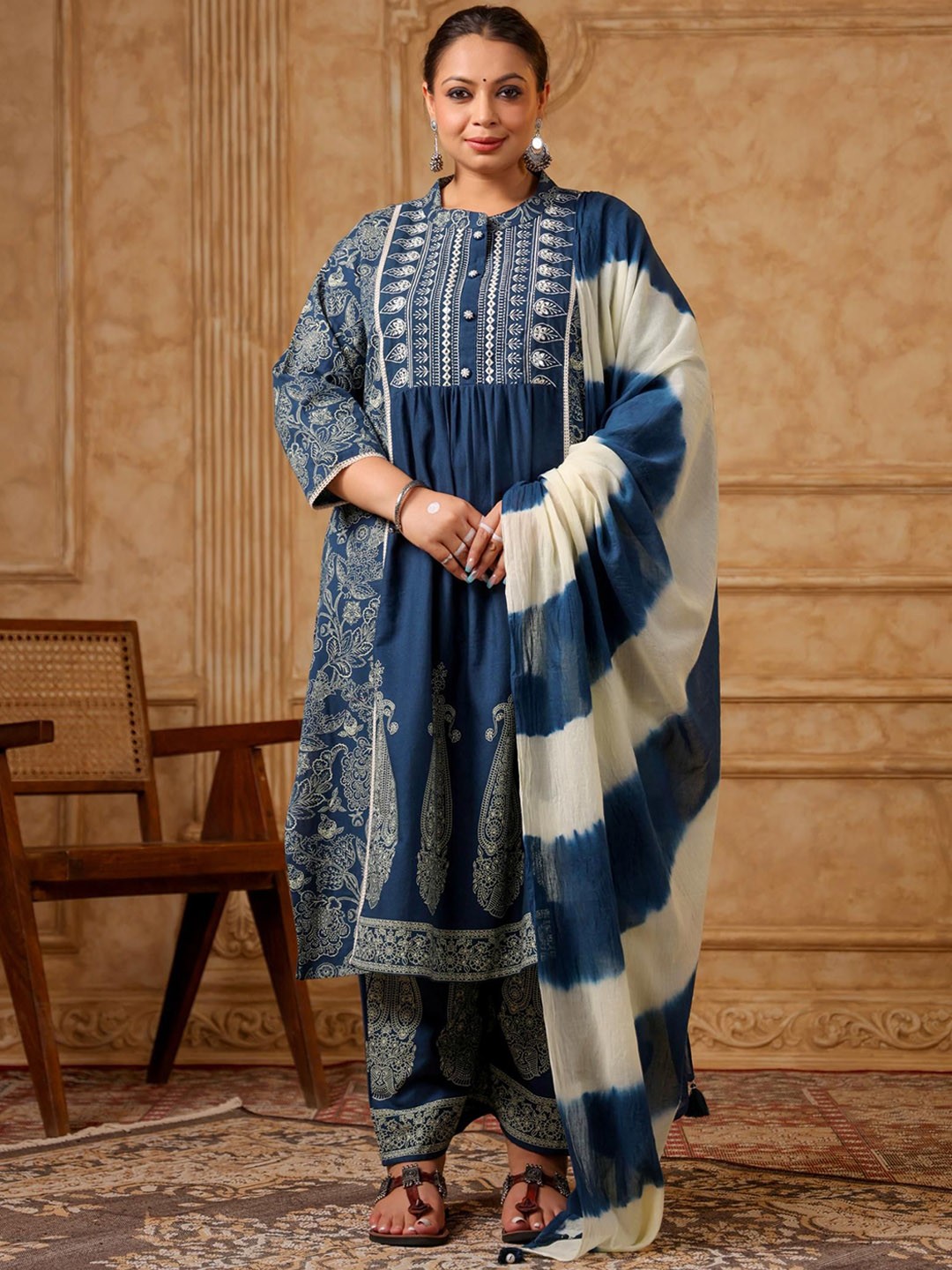

LALI JAIPUR Plus Size Floral Embroidered Pure Cotton Kurta with Trousers & Dupatta, Blue