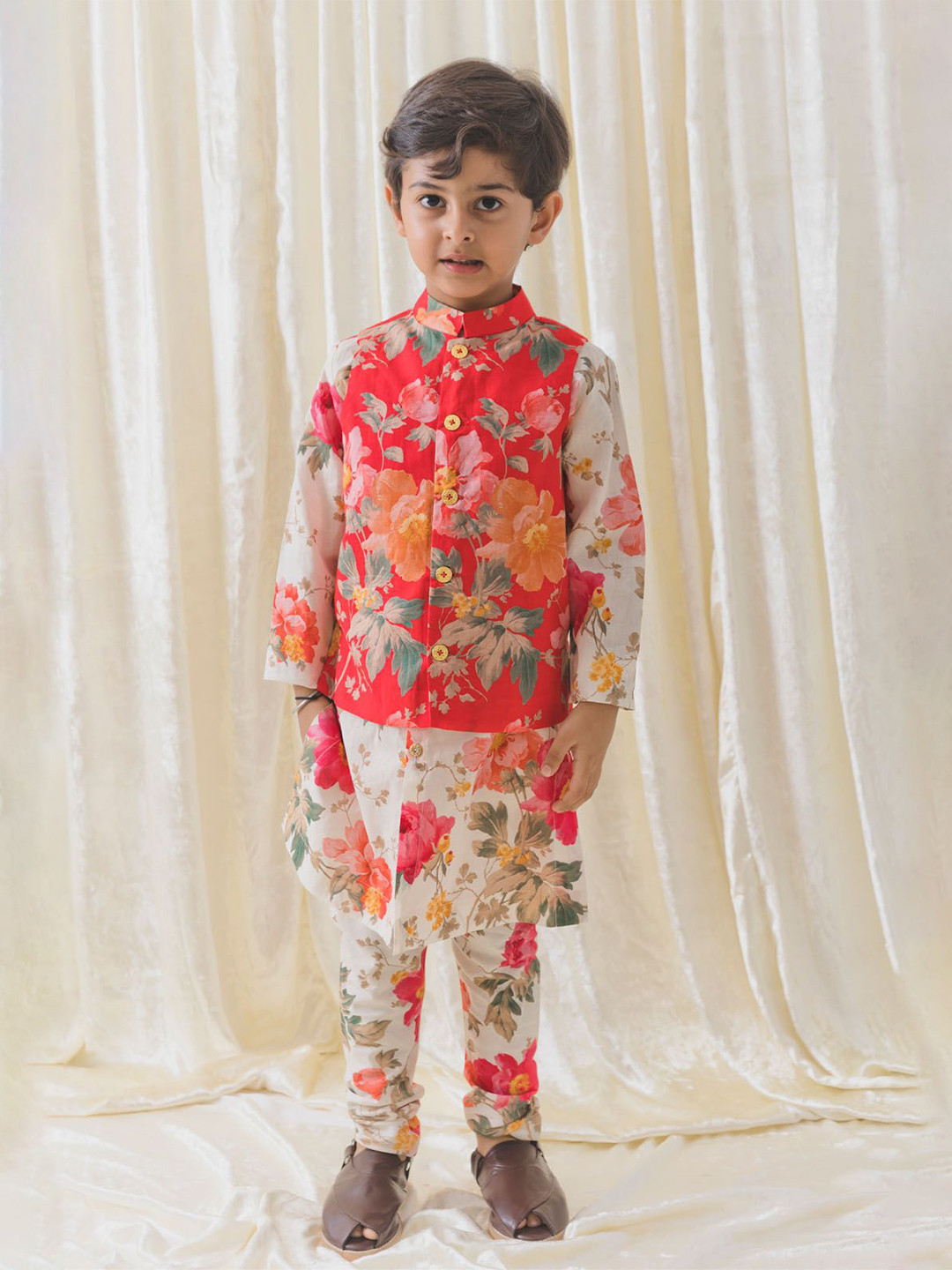 

Tiber Taber Boys Floral Printed Pure Cotton Straight Kurta With Churidar & Nehru jacket, Cream
