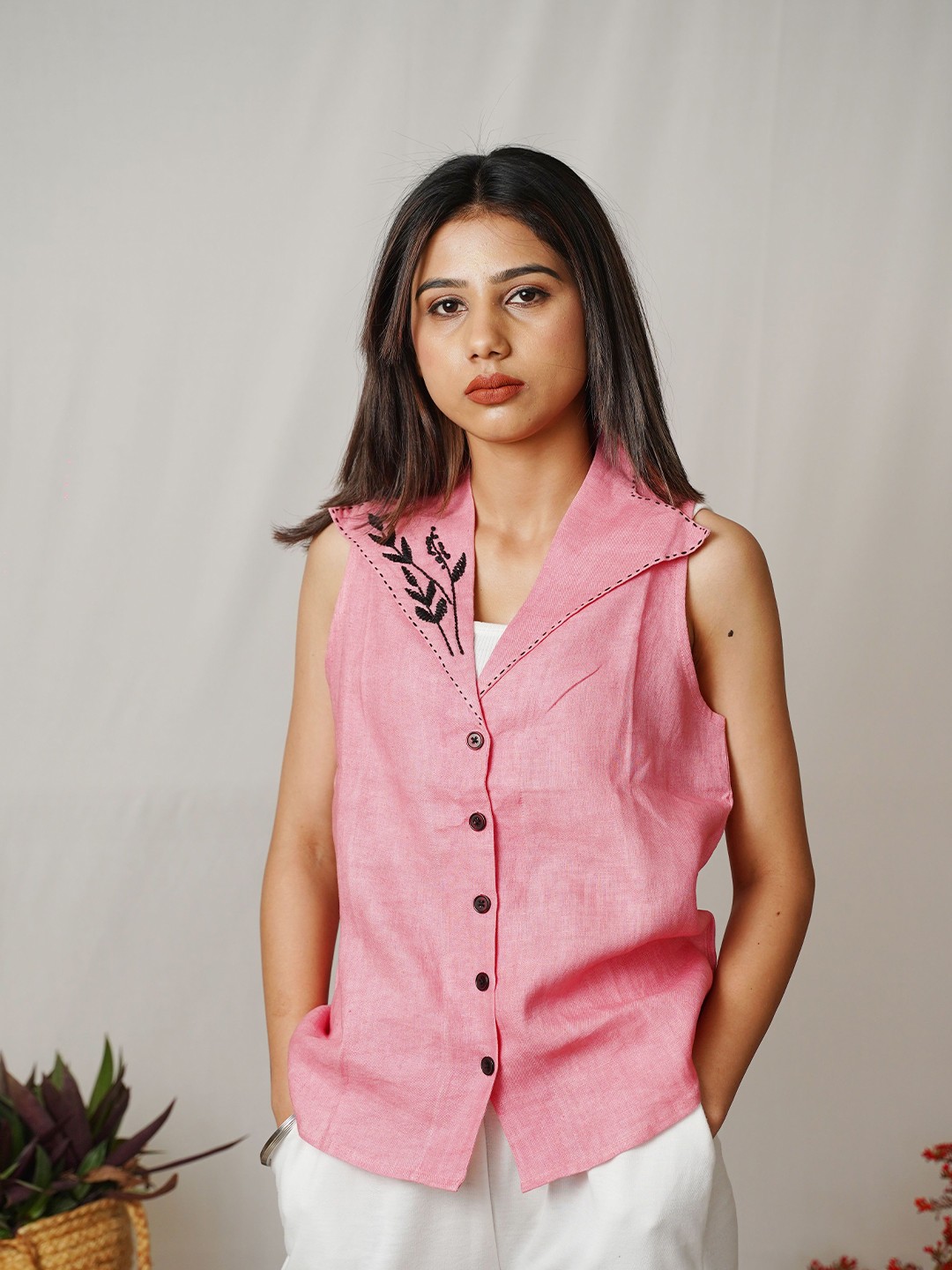 

SIDDHO HUM Women Straight Spread Collar Solid Casual Shirt, Pink