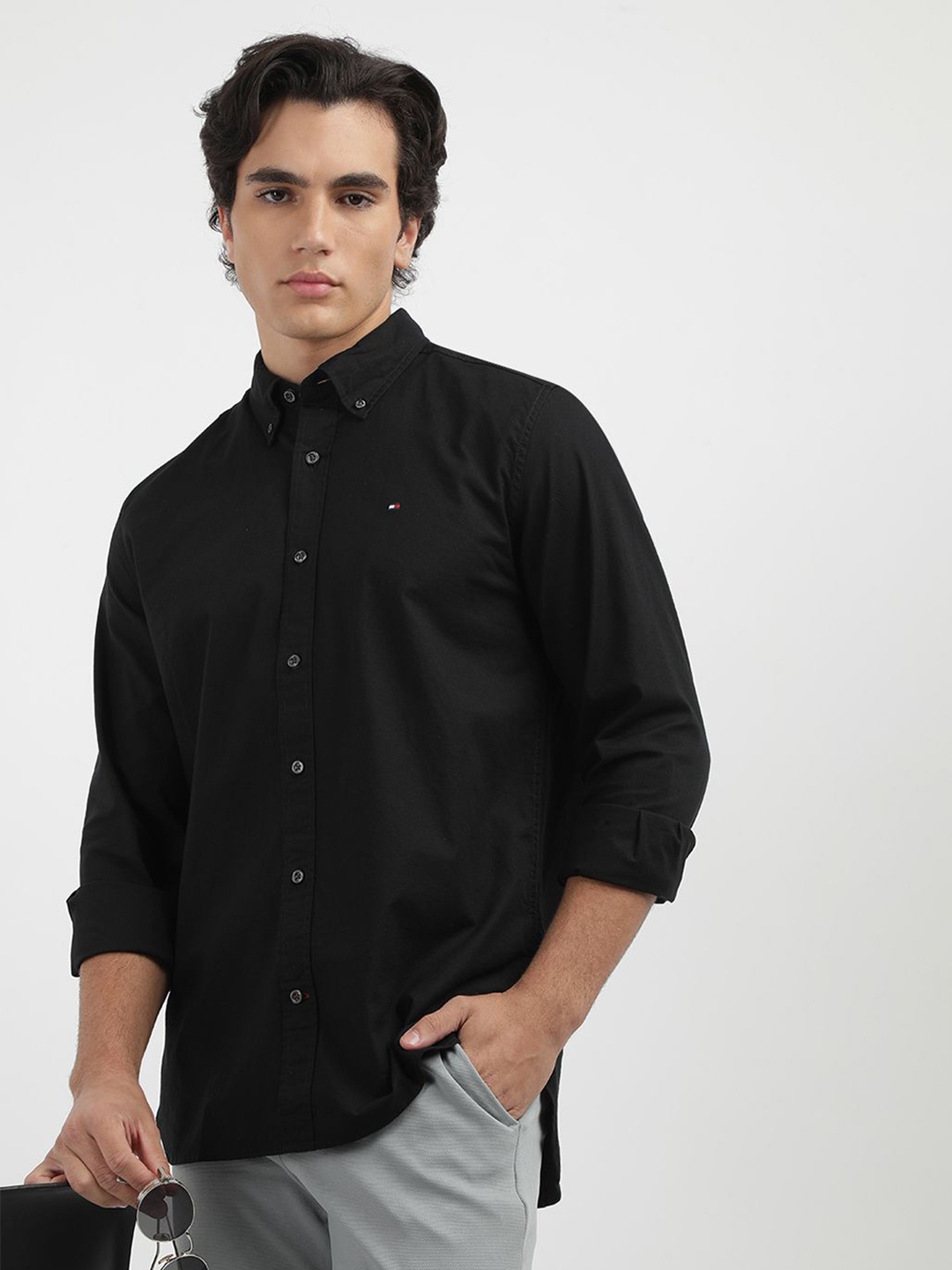 

Tommy Hilfiger Men Solid Button-Down Collar Casual Shirt, Black