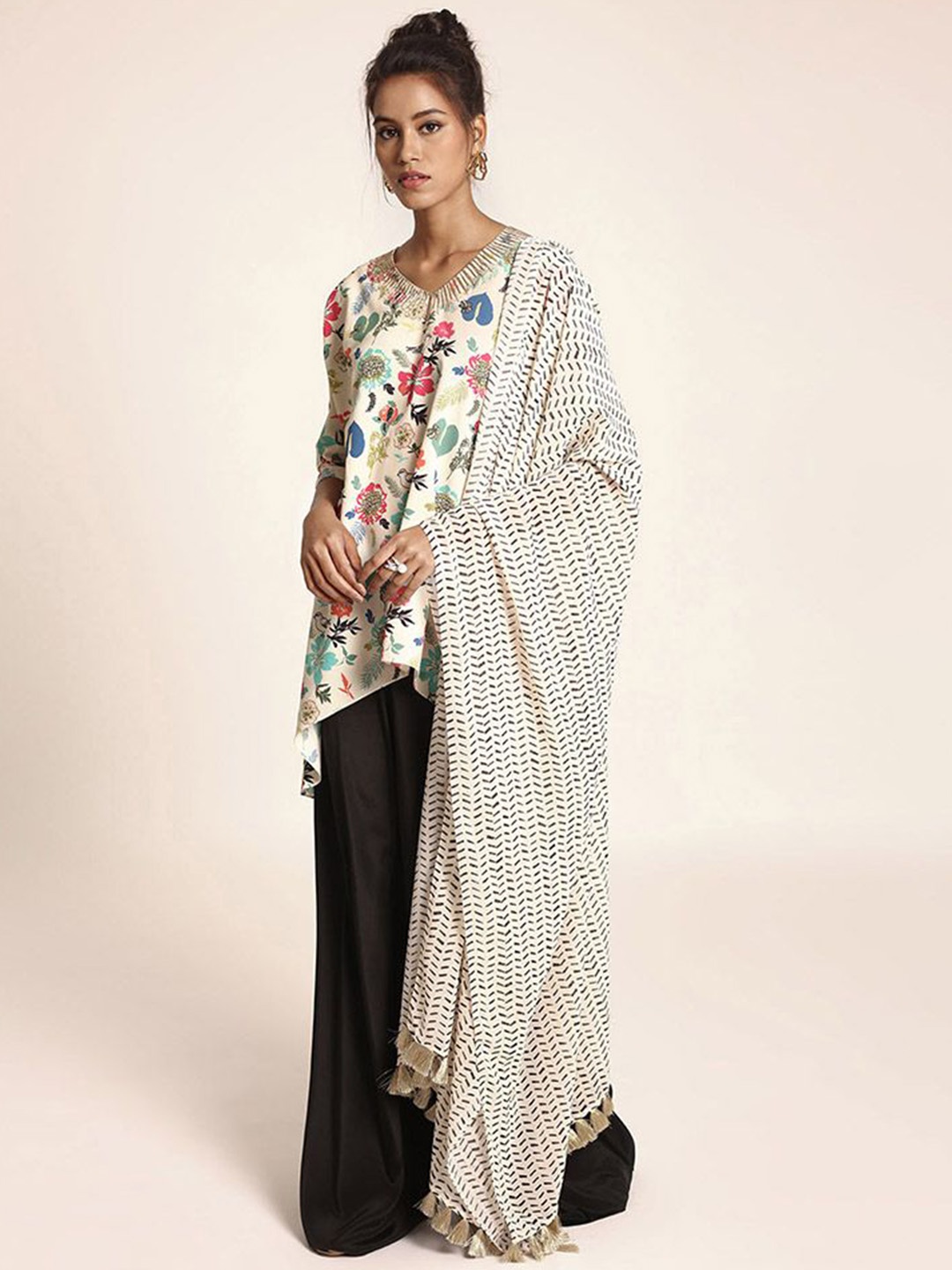 

PS PRET BY PAYAL SINGHAL Floral Printed Kurta with Palazzos & Dupatta, Black