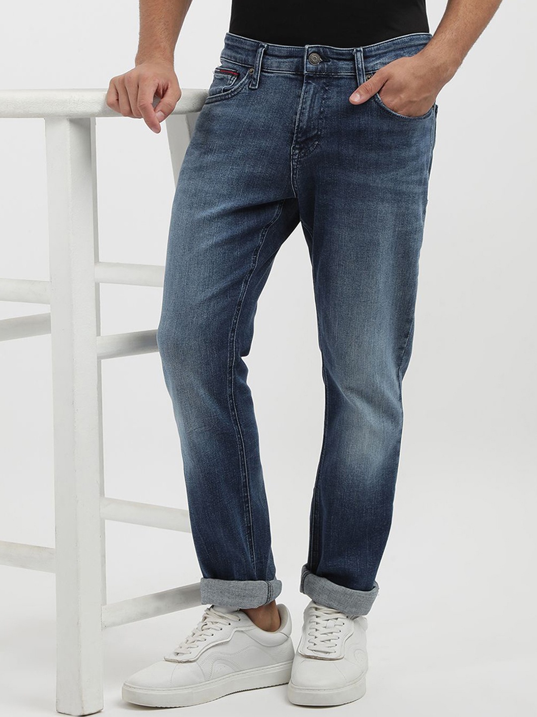 

Tommy Hilfiger Men Slim Fit Light Fade Stretchable Jeans, Blue