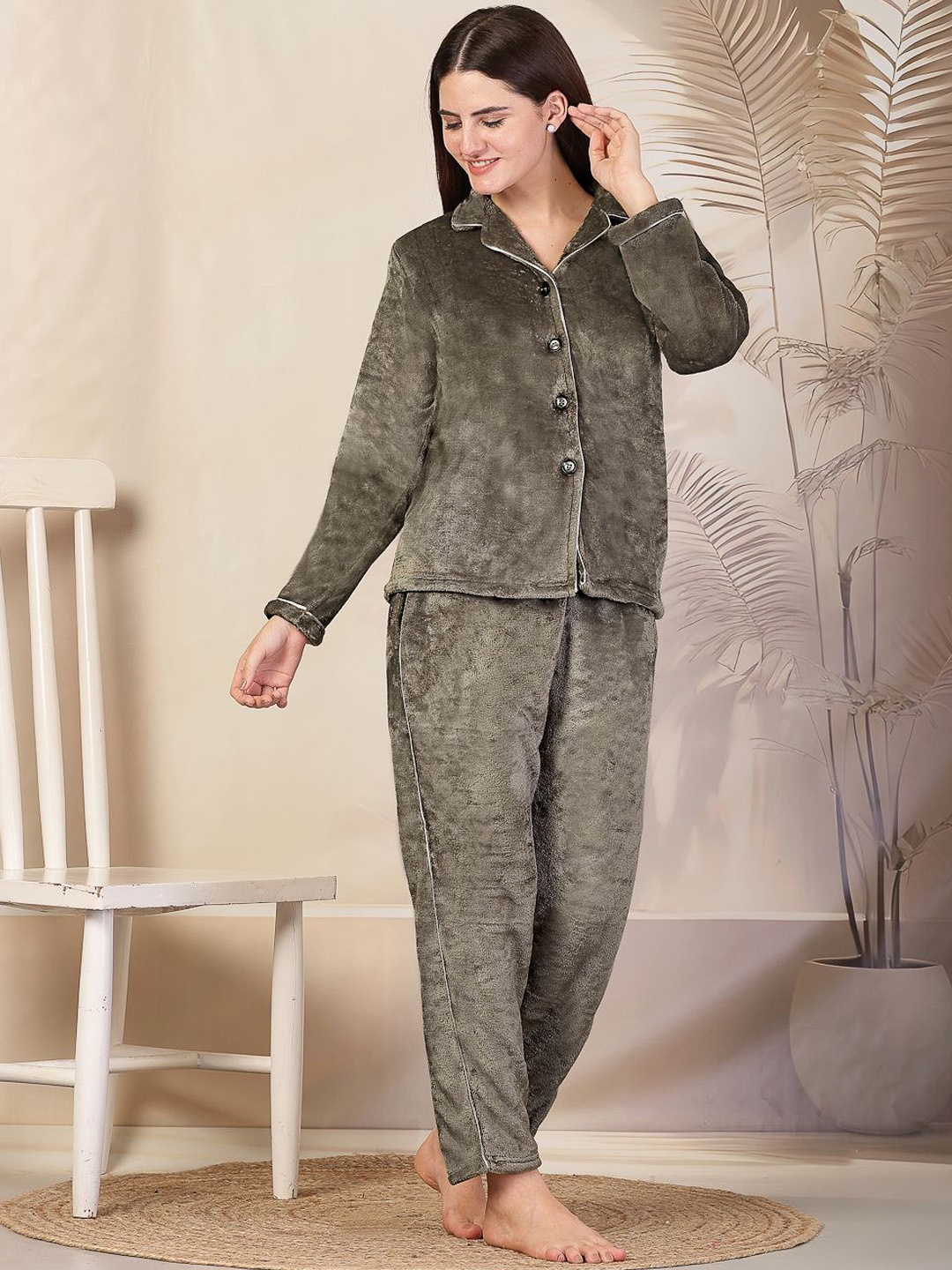 

FABINALIV Solid Lapel Collar Button Closure Winter Night Suit, Taupe
