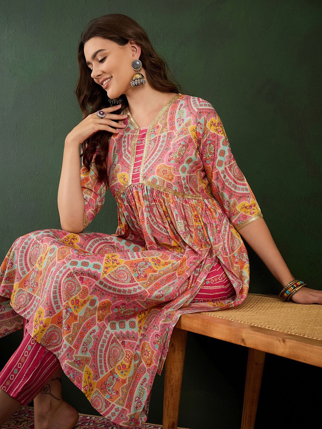 

Sangria Floral Printed V Neck A Line Kurta Set, Pink