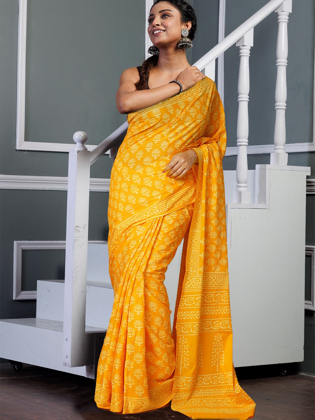 

Unnati Silks Ethnic Motifs Pure Cotton Handloom Block Print Saree, Yellow