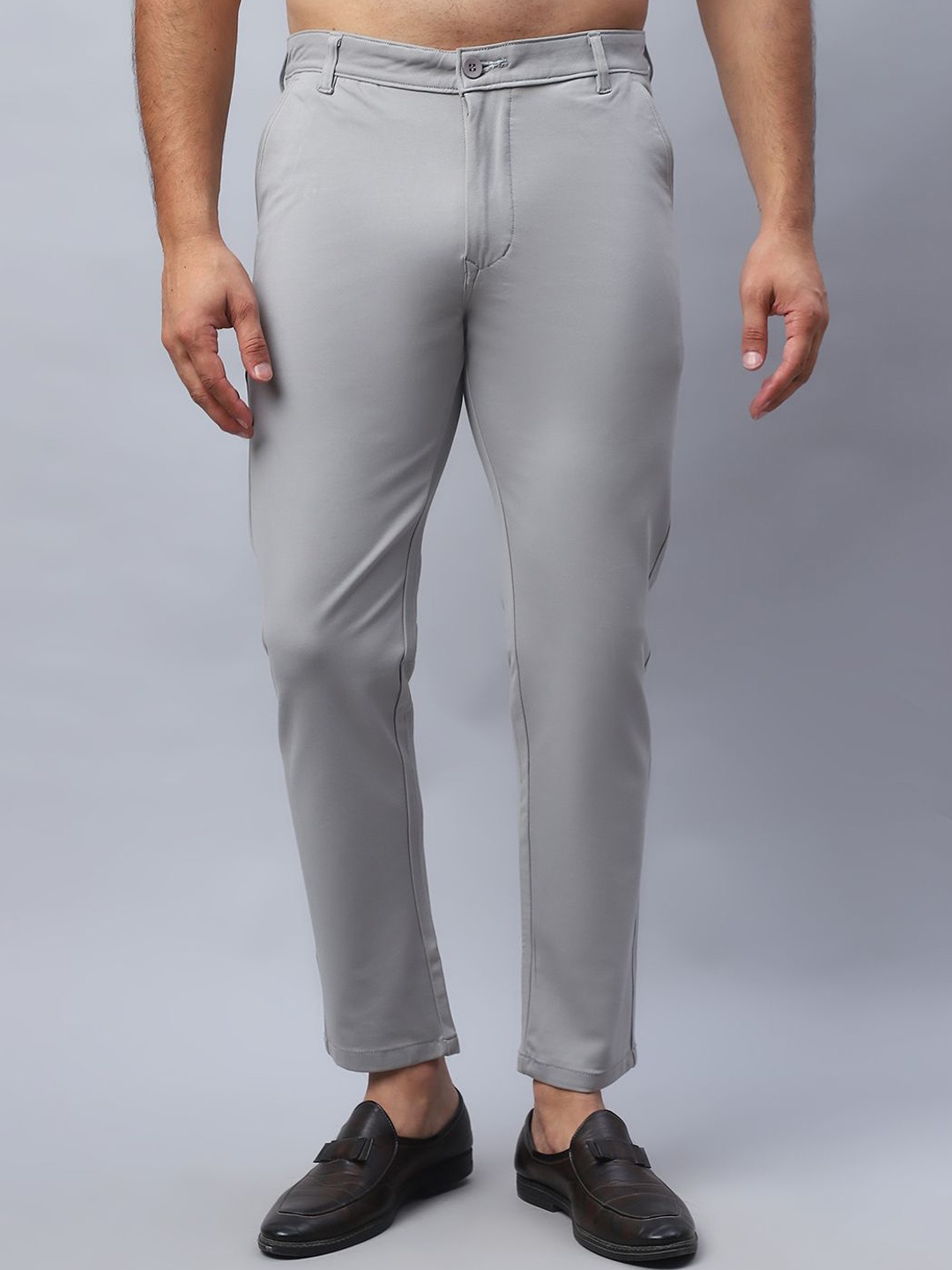 

Indian Needle Men Relaxed Tapered Fit Easy Wash Chinos Trousers, Grey