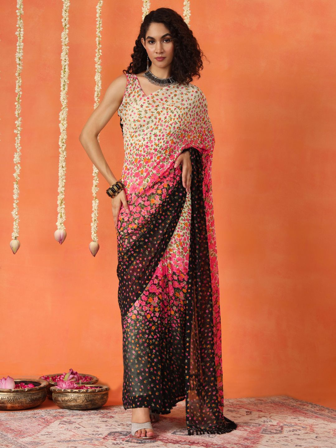 

Tikhi Imli Floral Printed Saree, Cream