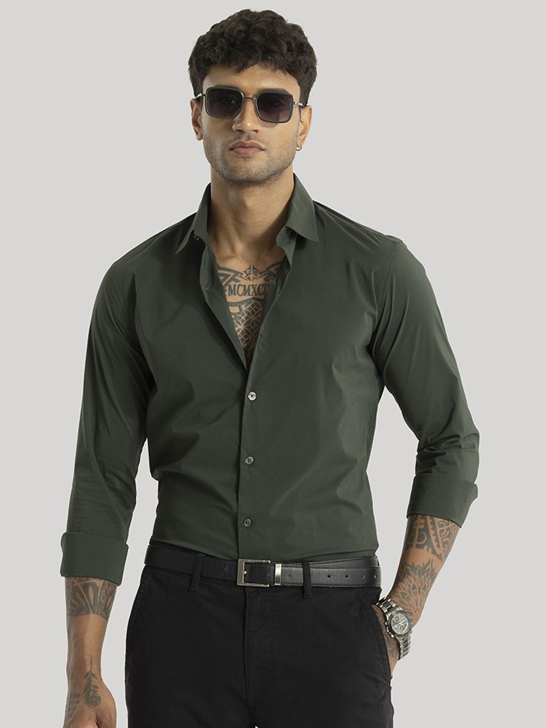 

Snitch Men Smart Slim Fit Solid Spread Collar Casual Shirt, Green