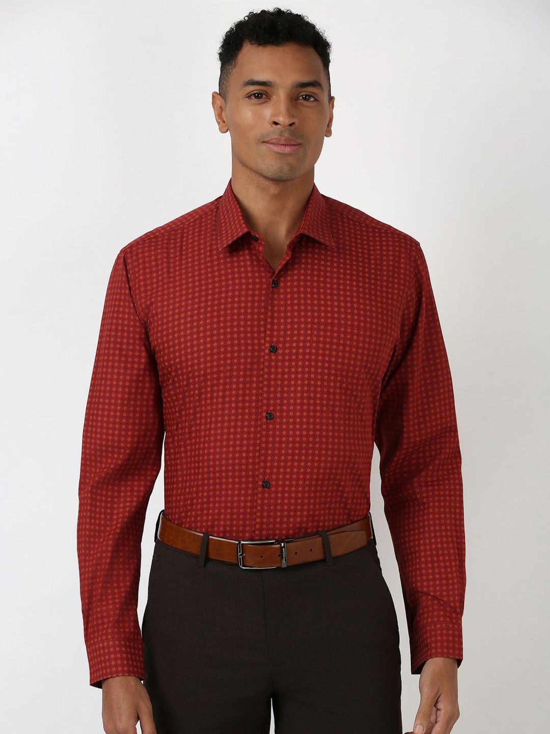 

Peter England Men Spread Collar Micro Ditsy Printed Cotton Formal Shirt, Maroon
