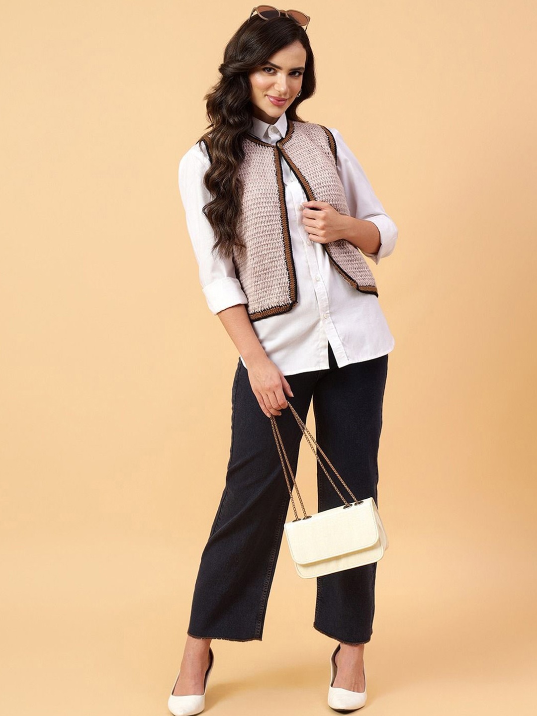 

Velvery Women Cardigan with Applique Detail, Cream