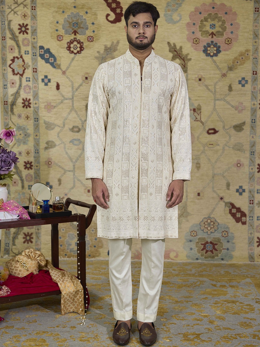 

Agrajain Geometric Embroidered Regular Chikankari Straight Kurta With Trousers, Off white