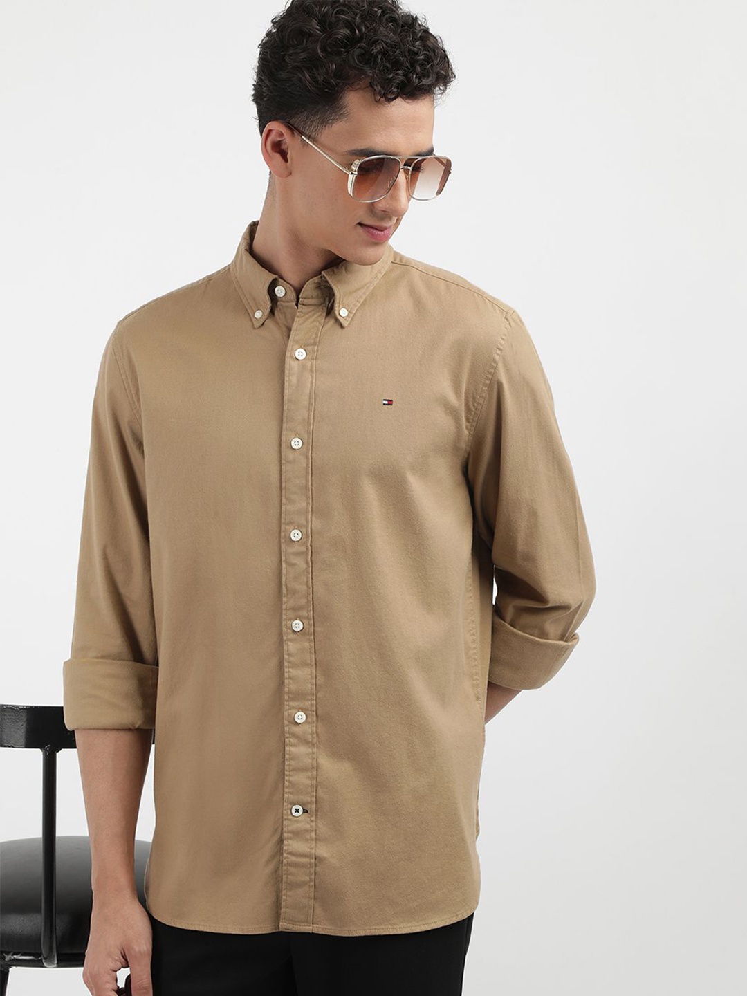

Tommy Hilfiger Men Slim Fit Solid Button-Down Collar Casual Shirt, Brown