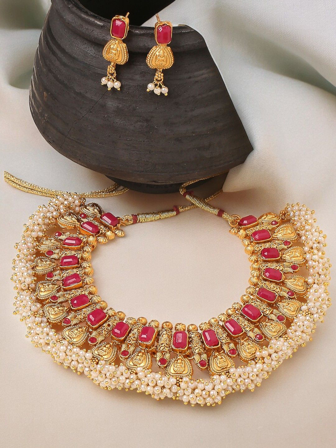 

Anouk Stone-Studded & Beaded Choker Jewellery Set, Gold