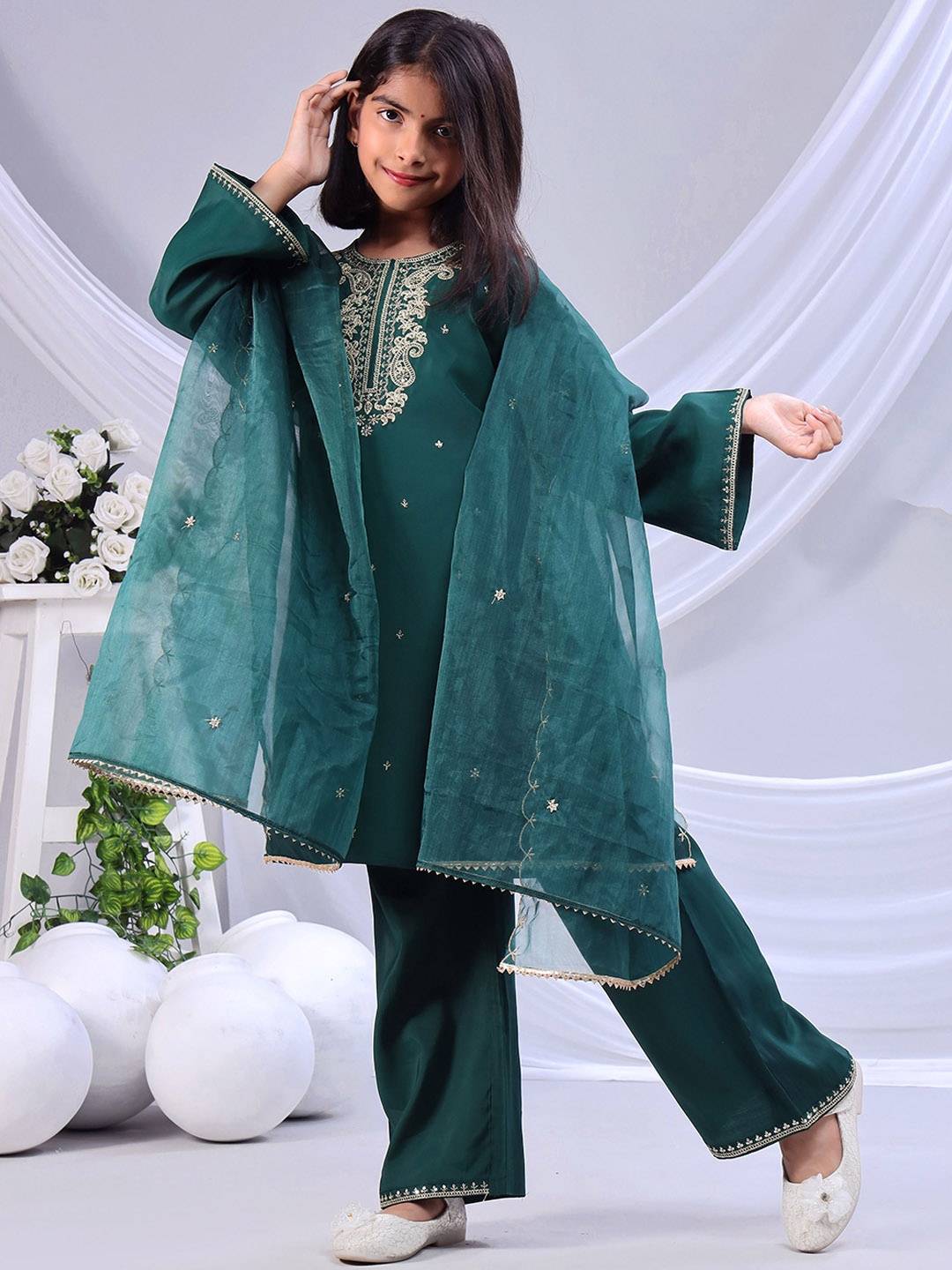

BAESD Girls Embroidered Regular Sequinned Straight Kurti with Palazzos & Dupatta, Green
